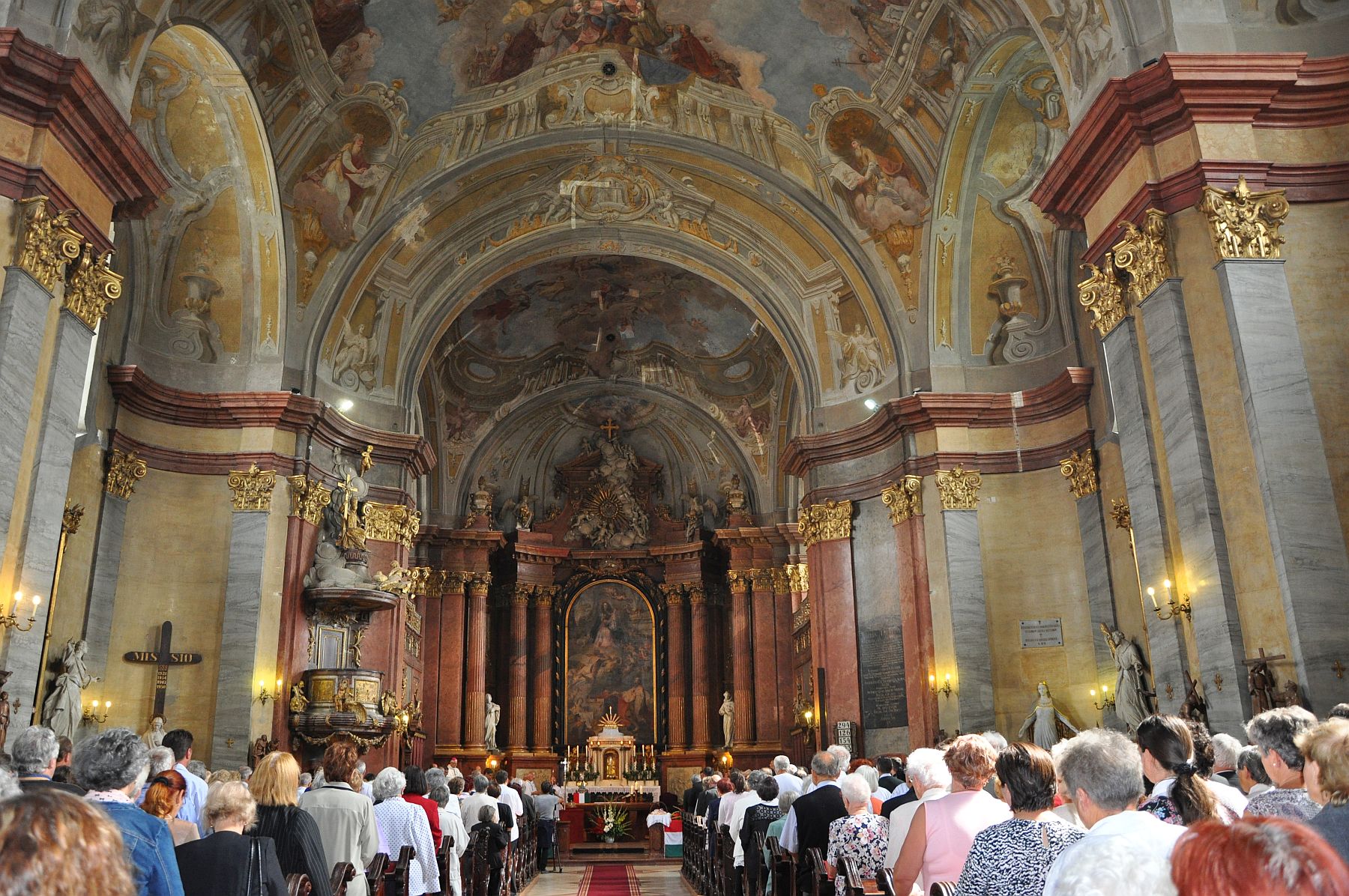 Szent István-napi püspöki mise és az új kenyér megáldása